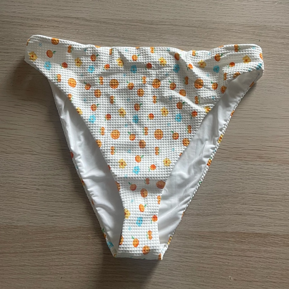 Dippin’ Daisy’s Bikini Bottom